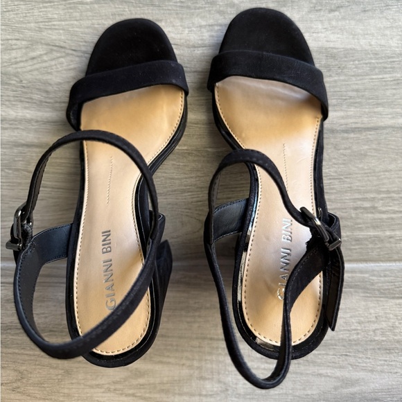 Gianni Bini Arleena Suede Ankle Strap Block Heel 3.14” Sandals size 7.5 - Picture 2 of 7